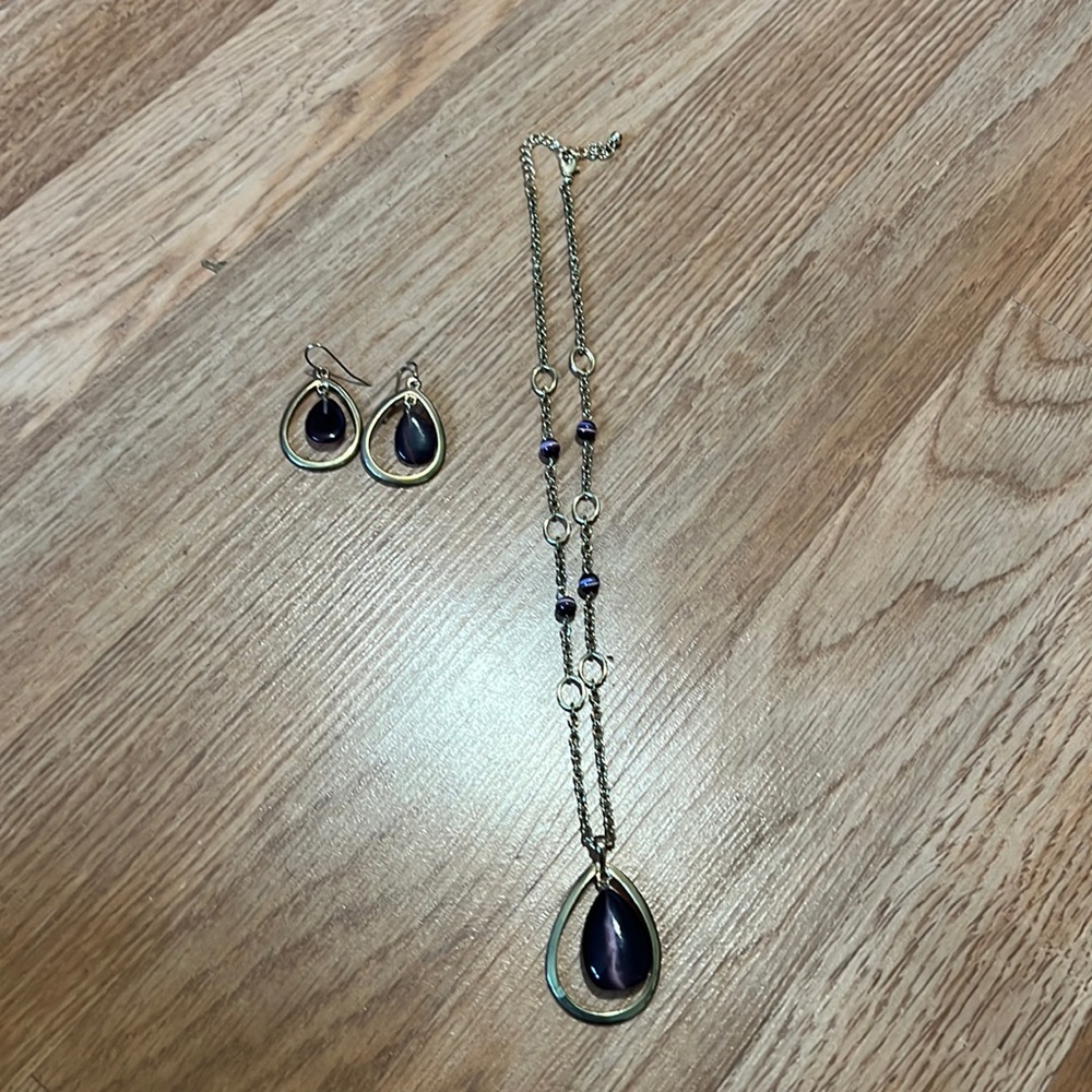 Necklace and earrings set